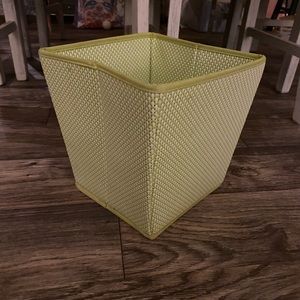 Cute collapsible bin